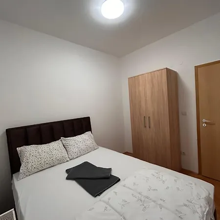 Apartment Centar Stan Na Dan Ub *
