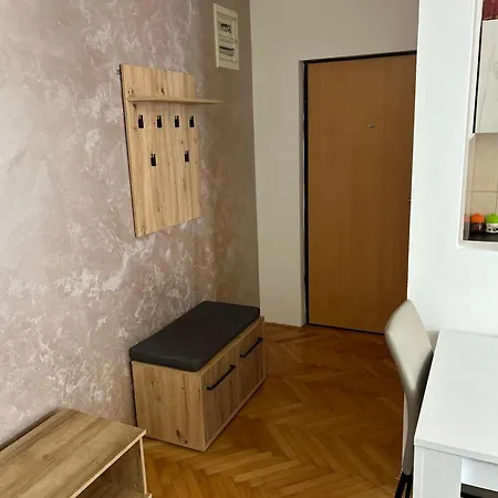 Apartment Centar Stan Na Dan Ub